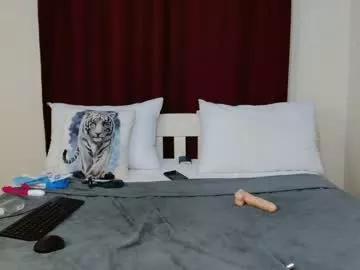 elegant_ebony from Chaturbate