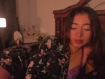 Girls: discover live performances with matured cam models, from teasing to fixations, in a variety of stunning live sex cams.