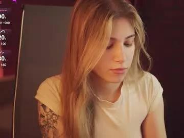 Girls: discover live performances with matured cam models, from teasing to fixations, in a variety of stunning live sex cams.
