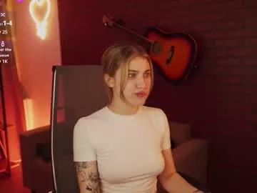 Girls: discover live performances with matured cam models, from teasing to fixations, in a variety of stunning live sex cams.