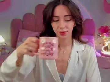 Girls: discover live performances with matured cam models, from teasing to fixations, in a variety of stunning live sex cams.