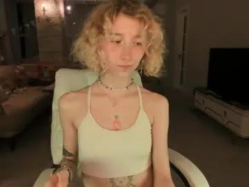 Girls: discover live performances with matured cam models, from teasing to fixations, in a variety of stunning live sex cams.