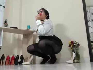 Girls: discover live performances with matured cam models, from teasing to fixations, in a variety of stunning live sex cams.