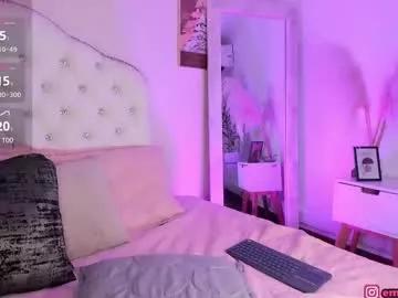 Girls: discover live performances with matured cam models, from teasing to fixations, in a variety of stunning live sex cams.