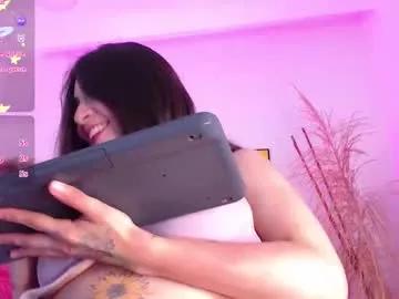 Girls: discover live performances with matured cam models, from teasing to fixations, in a variety of stunning live sex cams.