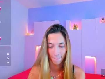Girls: discover live performances with matured cam models, from teasing to fixations, in a variety of stunning live sex cams.
