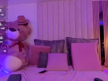 Girls: discover live performances with matured cam models, from teasing to fixations, in a variety of stunning live sex cams.