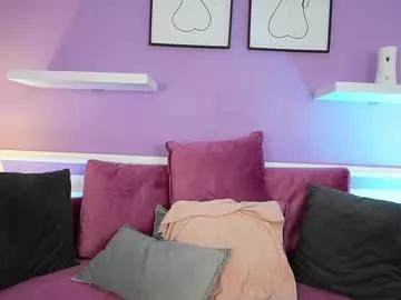 Girls: discover live performances with matured cam models, from teasing to fixations, in a variety of stunning live sex cams.
