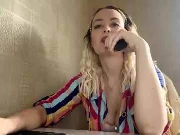 Girls: discover live performances with matured cam models, from teasing to fixations, in a variety of stunning live sex cams.