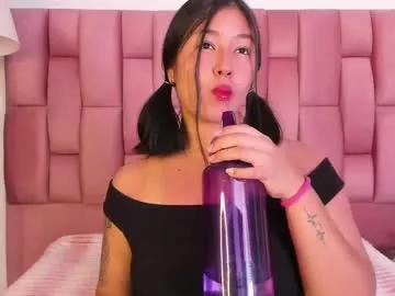 Girls: discover live performances with matured cam models, from teasing to fixations, in a variety of stunning live sex cams.