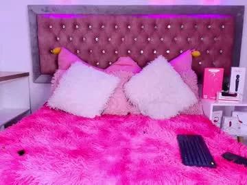 Girls: discover live performances with matured cam models, from teasing to fixations, in a variety of stunning live sex cams.