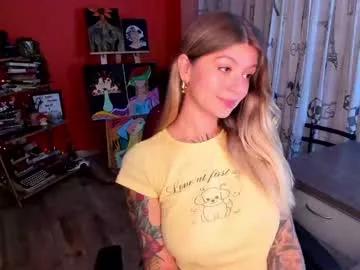 emmaa_hostt from Chaturbate