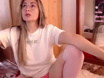 Girls: discover live performances with matured cam models, from teasing to fixations, in a variety of stunning live sex cams.