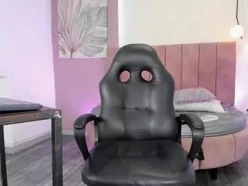 Girls: discover live performances with matured cam models, from teasing to fixations, in a variety of stunning live sex cams.