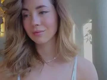 emmi_rosee from Chaturbate