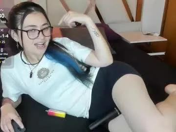 Girls: discover live performances with matured cam models, from teasing to fixations, in a variety of stunning live sex cams.