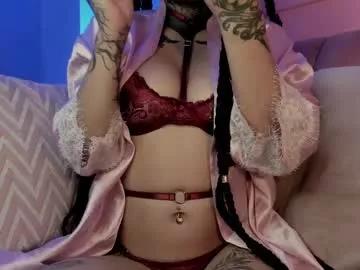 Girls: discover live performances with matured cam models, from teasing to fixations, in a variety of stunning live sex cams.