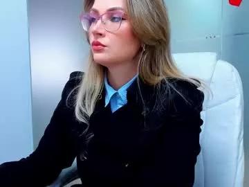 Girls: discover live performances with matured cam models, from teasing to fixations, in a variety of stunning live sex cams.