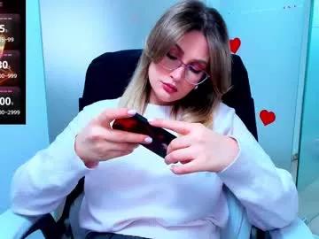 Girls: discover live performances with matured cam models, from teasing to fixations, in a variety of stunning live sex cams.