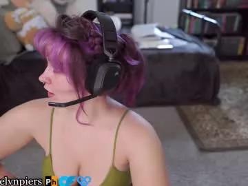 evelynpiers from Chaturbate