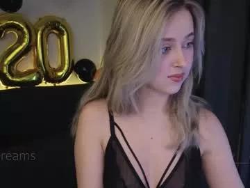 Girls: discover live performances with matured cam models, from teasing to fixations, in a variety of stunning live sex cams.