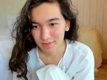 Girls: discover live performances with matured cam models, from teasing to fixations, in a variety of stunning live sex cams.
