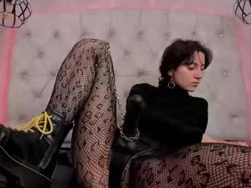 Girls: discover live performances with matured cam models, from teasing to fixations, in a variety of stunning live sex cams.