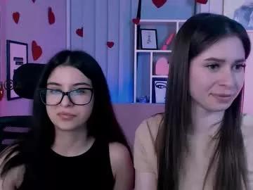 Girls: discover live performances with matured cam models, from teasing to fixations, in a variety of stunning live sex cams.