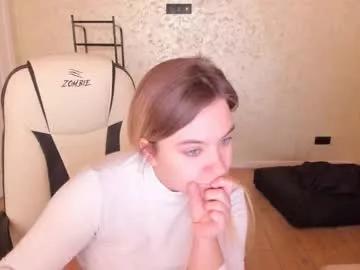 fluffyyummybuns from Chaturbate