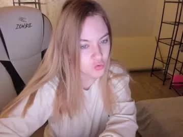 fluffyyummybuns from Chaturbate