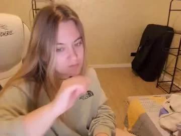 fluffyyummybuns from Chaturbate