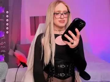 Girls: discover live performances with matured cam models, from teasing to fixations, in a variety of stunning live sex cams.