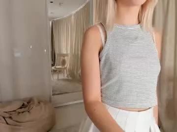 free_hugs_ from Chaturbate