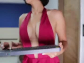 Girls: discover live performances with matured cam models, from teasing to fixations, in a variety of stunning live sex cams.