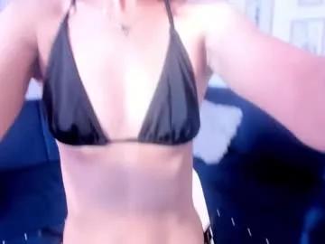 Girls: discover live performances with matured cam models, from teasing to fixations, in a variety of stunning live sex cams.