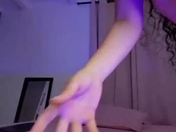 Girls: discover live performances with matured cam models, from teasing to fixations, in a variety of stunning live sex cams.