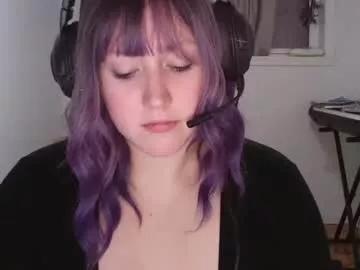 genevievemtl from Chaturbate