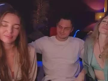 Girls: discover live performances with matured cam models, from teasing to fixations, in a variety of stunning live sex cams.