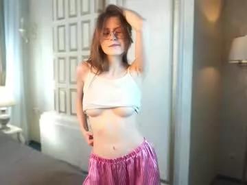 Girls: discover live performances with matured cam models, from teasing to fixations, in a variety of stunning live sex cams.