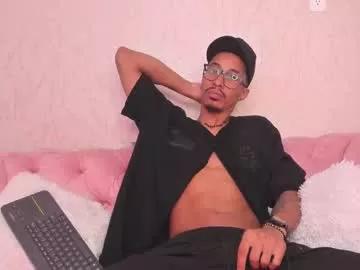 Girls: discover live performances with matured cam models, from teasing to fixations, in a variety of stunning live sex cams.