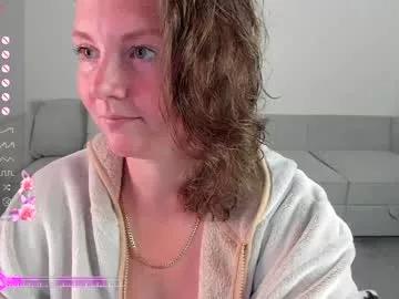 Girls: discover live performances with matured cam models, from teasing to fixations, in a variety of stunning live sex cams.