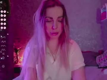 Girls: discover live performances with matured cam models, from teasing to fixations, in a variety of stunning live sex cams.