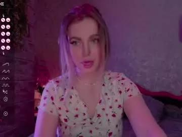 holly_molly8 from Chaturbate