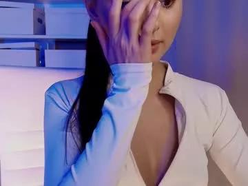 hollyextra from Chaturbate