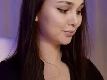 hollyextra from Chaturbate