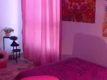 Girls: discover live performances with matured cam models, from teasing to fixations, in a variety of stunning live sex cams.