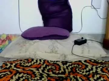 Girls: discover live performances with matured cam models, from teasing to fixations, in a variety of stunning live sex cams.