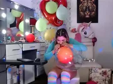 Girls: discover live performances with matured cam models, from teasing to fixations, in a variety of stunning live sex cams.