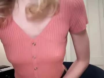 Girls: discover live performances with matured cam models, from teasing to fixations, in a variety of stunning live sex cams.
