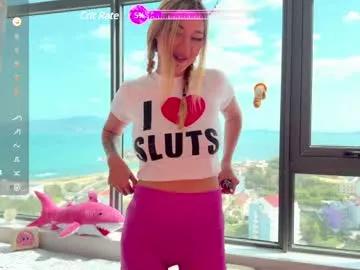Girls: discover live performances with matured cam models, from teasing to fixations, in a variety of stunning live sex cams.